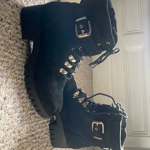 black and gold buckel boots